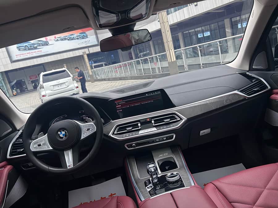 BMW X5 2022 Facelift xDrive 30Li Luxury M Sport Package - zdjęcie 13