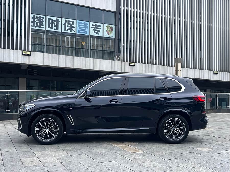 BMW X5 2022 Facelift xDrive 30Li Luxury M Sport Package - zdjęcie 4