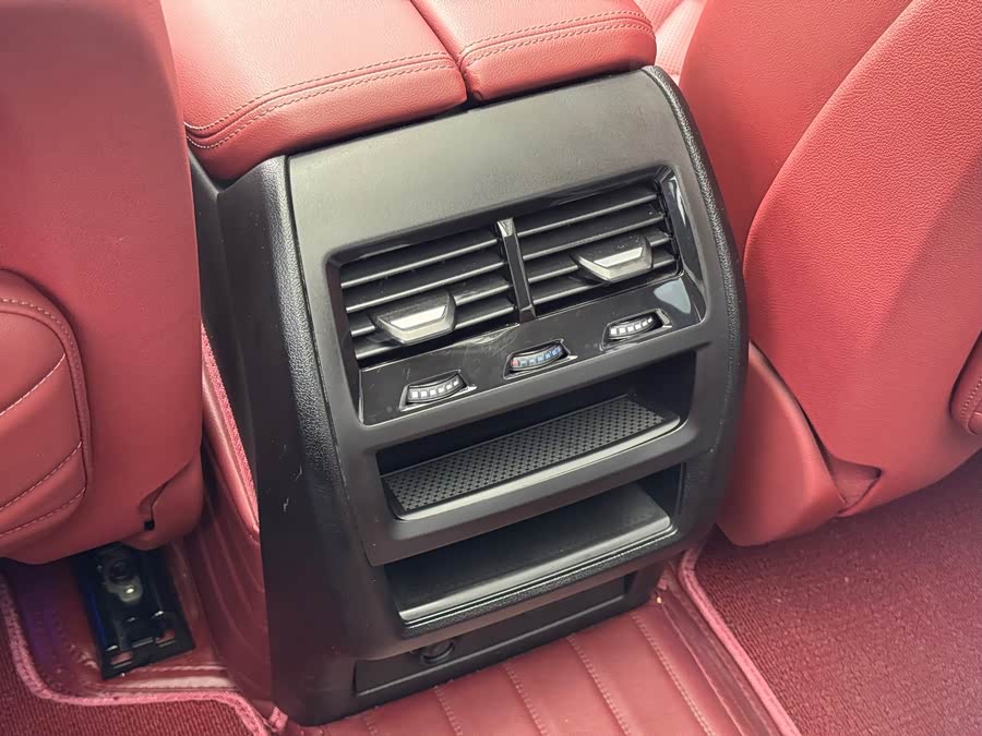 BMW X5 2022 xDrive 30Li Luxury M Sport Package - zdjęcie 14