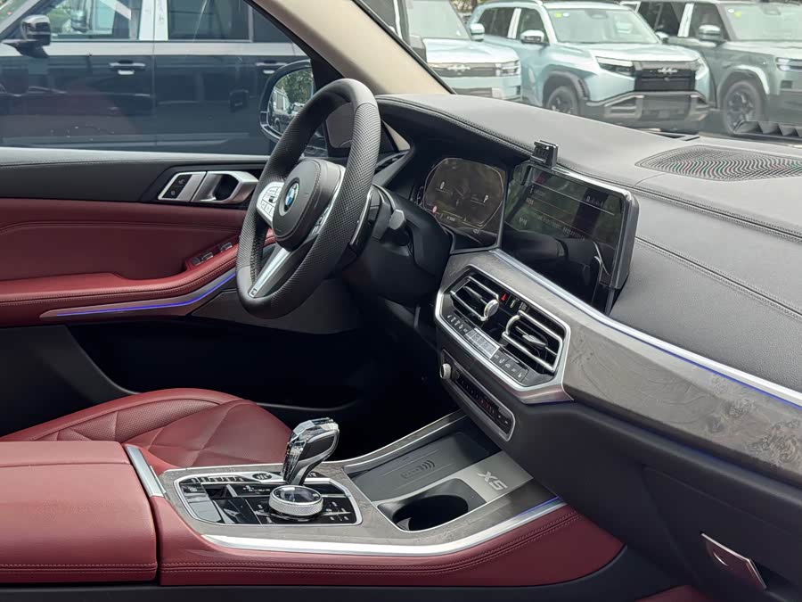 BMW X5 2022 xDrive 30Li Luxury M Sport Package - zdjęcie 17