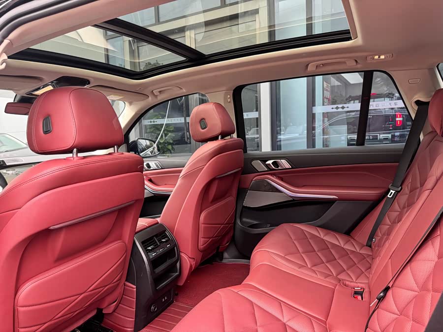 BMW X5 2022 xDrive 30Li Luxury M Sport Package - zdjęcie 8