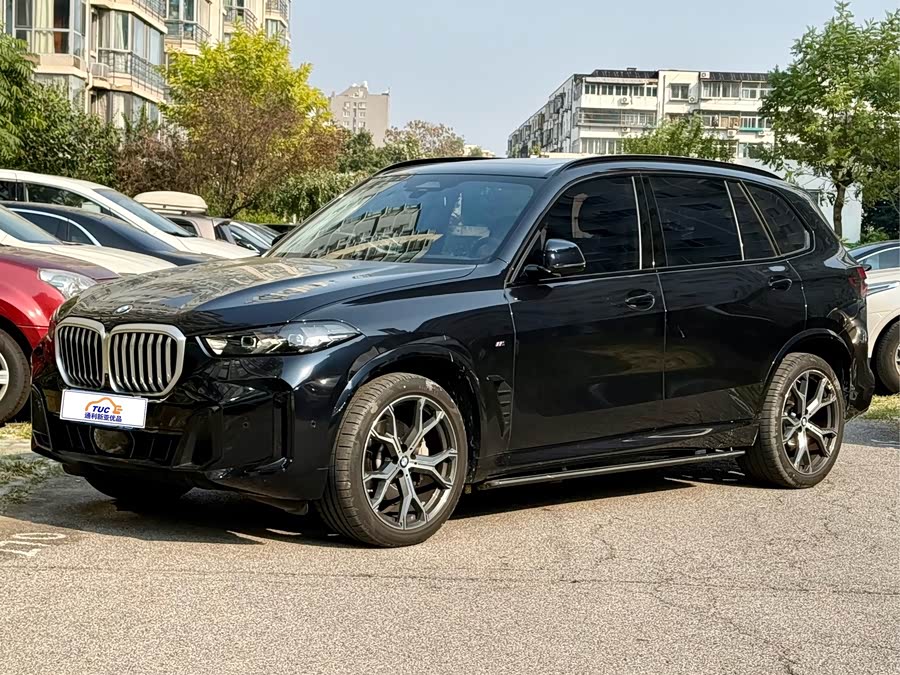 BMW X5 2023 xDrive 30Li Luxury M Sport Night Package - zdjęcie 1