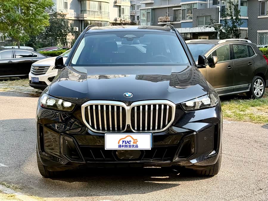 BMW X5 2023 xDrive 30Li Luxury M Sport Night Package - zdjęcie 2