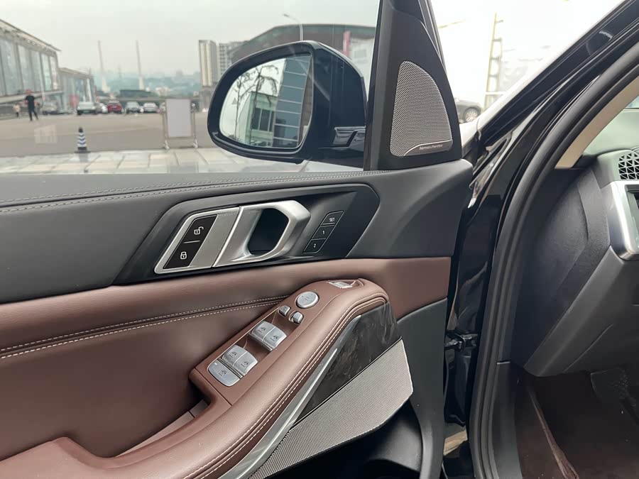 BMW X5 2023 xDrive 30Li Luxury M Sport Night Package - zdjęcie 11