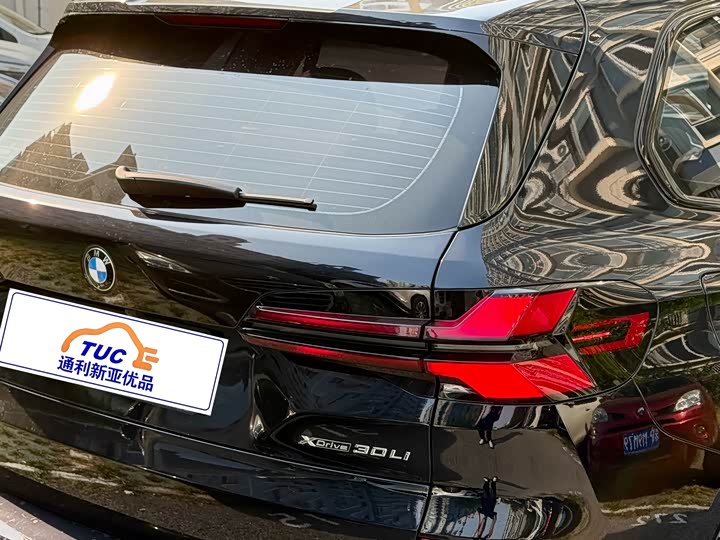 BMW X5 2023 xDrive 30Li Luxury M Sport Night Package - zdjęcie 13