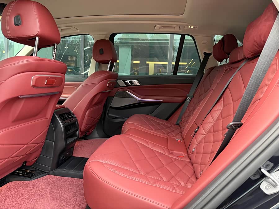 BMW X5 2023 xDrive 30Li Luxury M Sport Night Package - zdjęcie 17