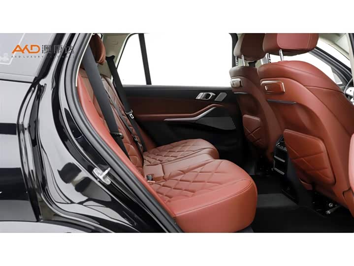 BMW X5 2023 xDrive 30Li Luxury M Sport Night Package - zdjęcie 18