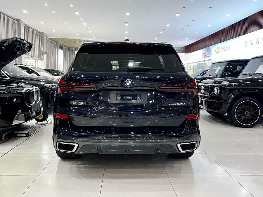 BMW X5 2023 xDrive 30Li Luxury M Sport Night Package - zdjęcie 5