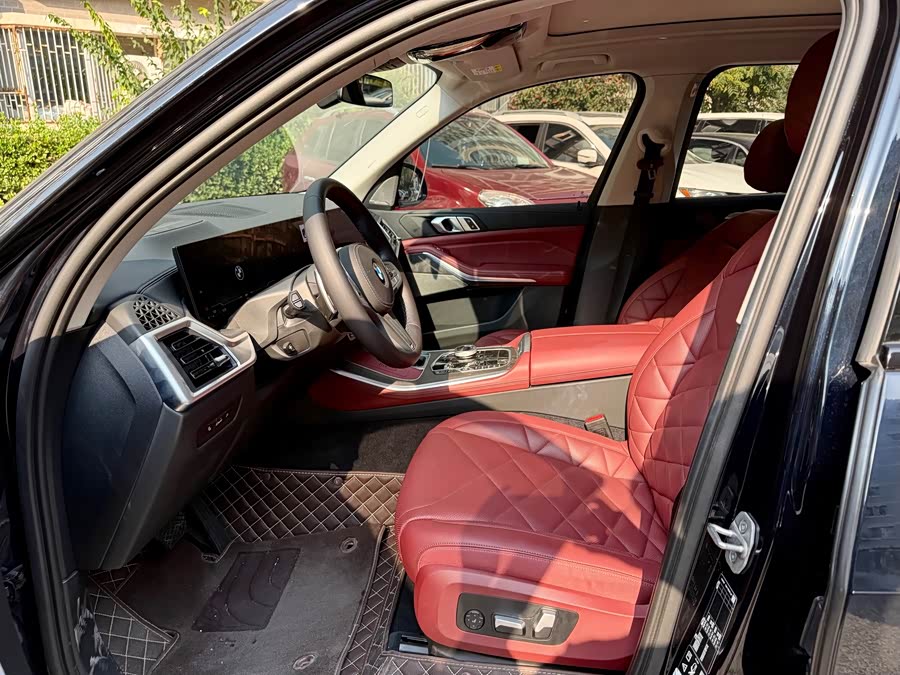 BMW X5 2023 xDrive 30Li Luxury M Sport Night Package - zdjęcie 6