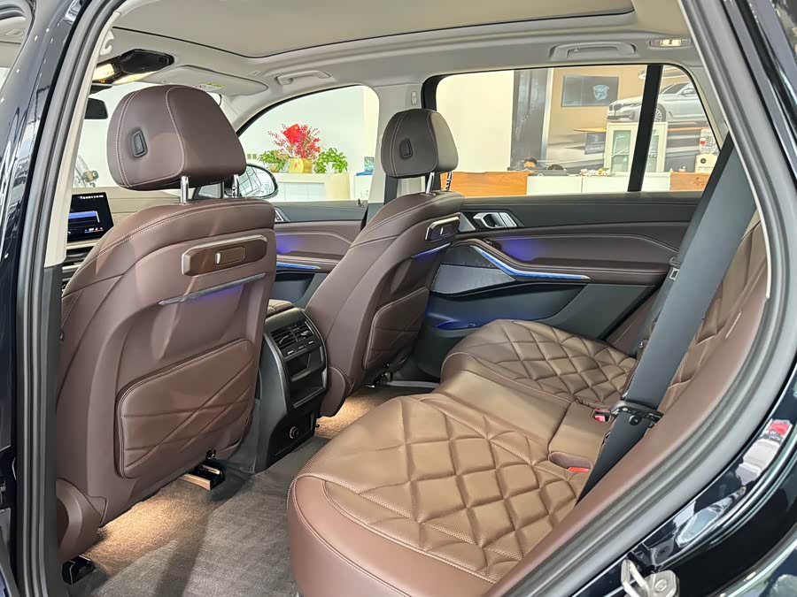 BMW X5 2023 xDrive 30Li Luxury M Sport Night Package - zdjęcie 6