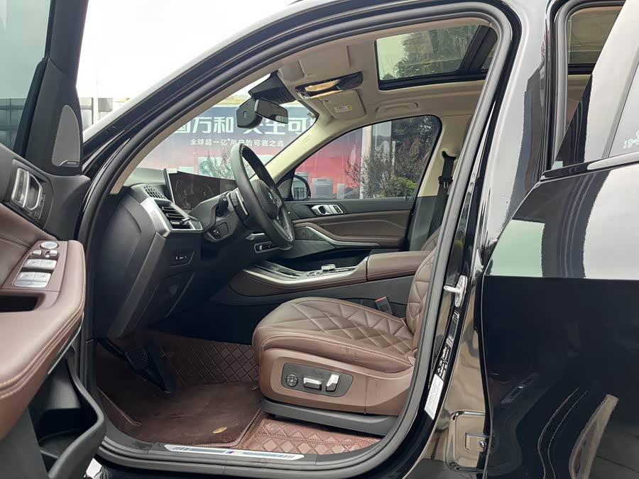 BMW X5 2023 xDrive 30Li Luxury M Sport Night Package - zdjęcie 8