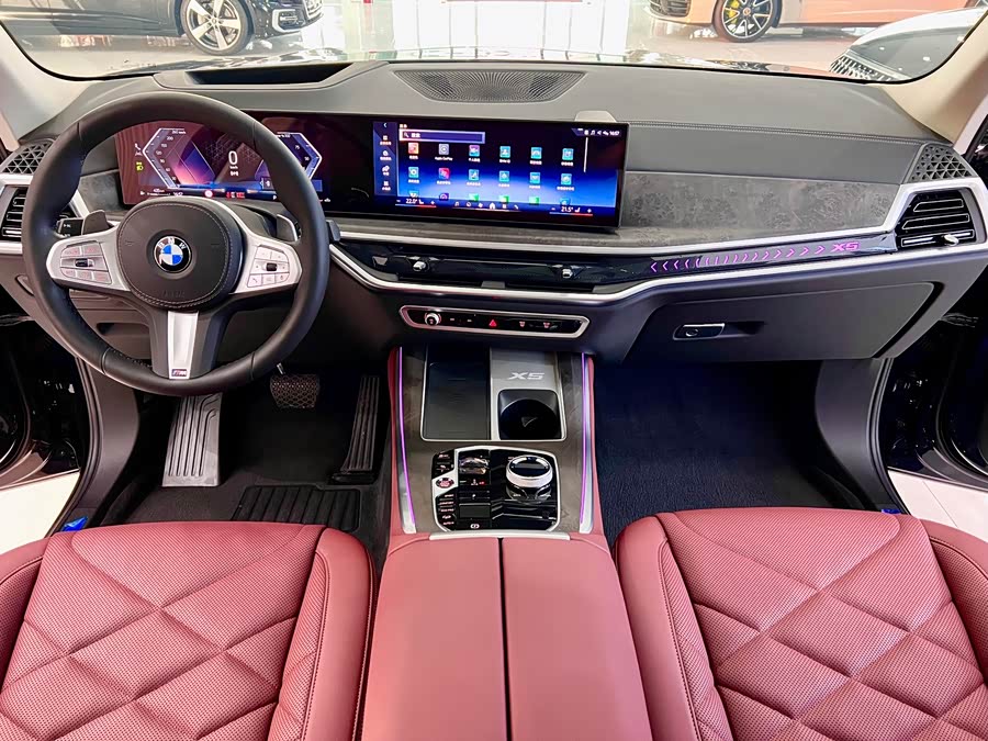 BMW X5 2023 xDrive 30Li Luxury M Sport Night Package - zdjęcie 9