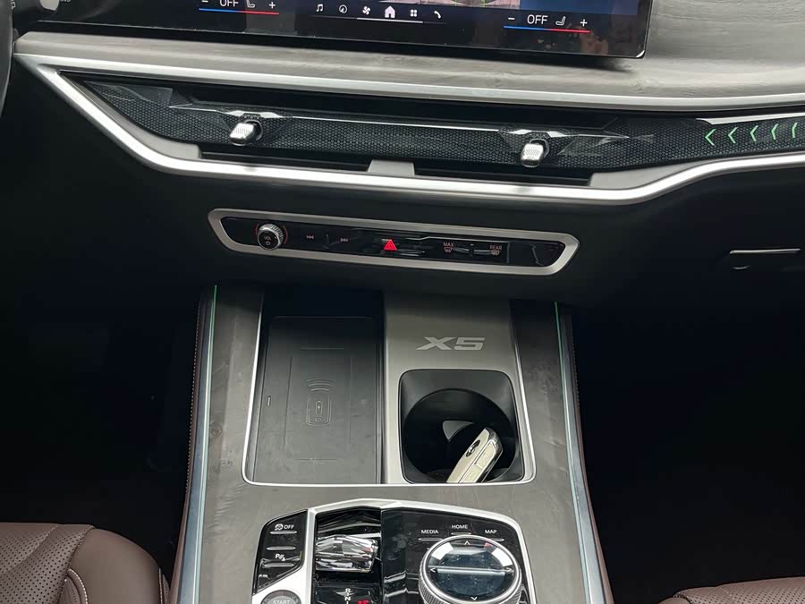 BMW X5 2023 xDrive 30Li Luxury M Sport Night Package - zdjęcie 9