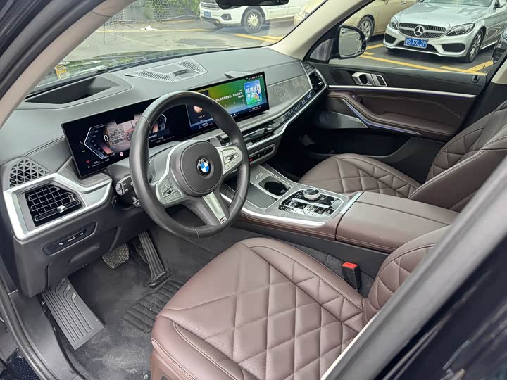 BMW X5 2023 xDrive 30Li Luxury M Sport Package - zdjęcie 13