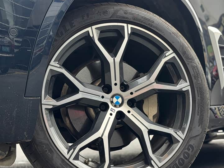 BMW X5 2023 xDrive 30Li Luxury M Sport Package - zdjęcie 16