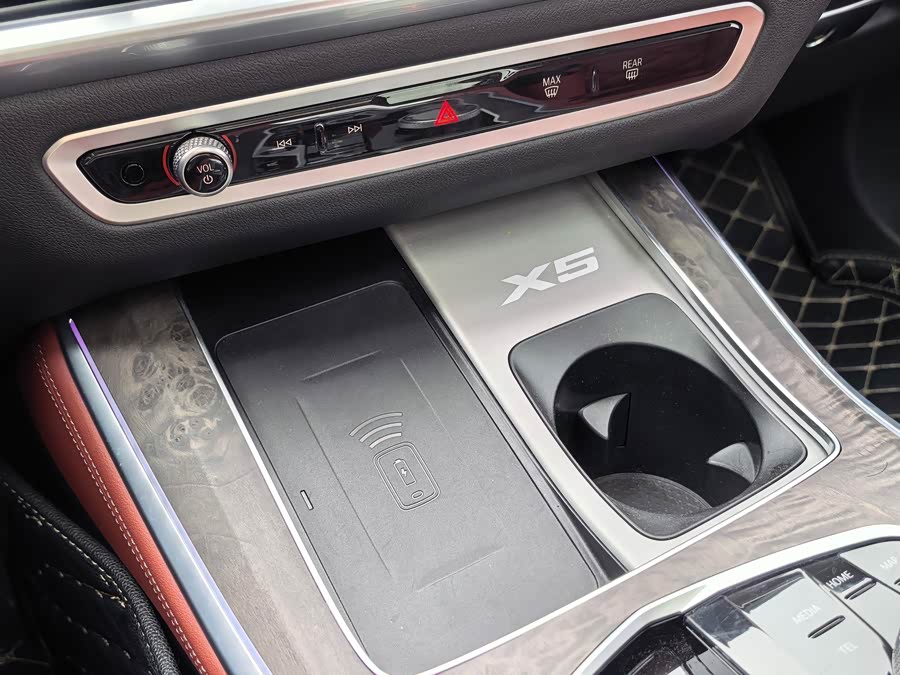 BMW X5 2023 xDrive 30Li Luxury M Sport Package - zdjęcie 18