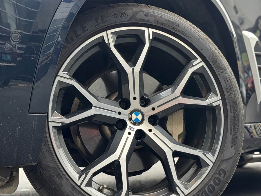 BMW X5 2023 xDrive 30Li Luxury M Sport Package - zdjęcie 7