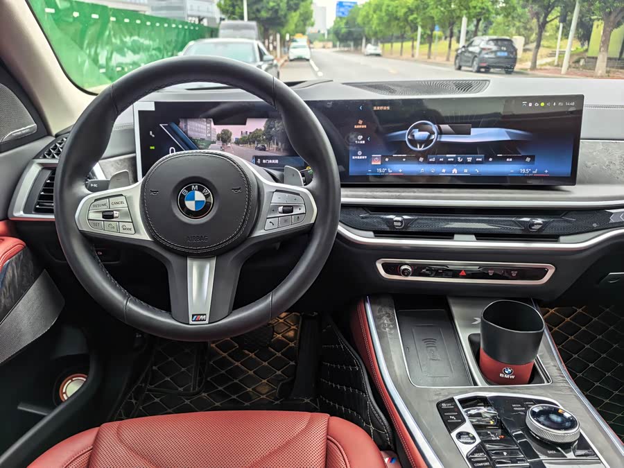 BMW X5 2023 xDrive 30Li Luxury M Sport Package - zdjęcie 9