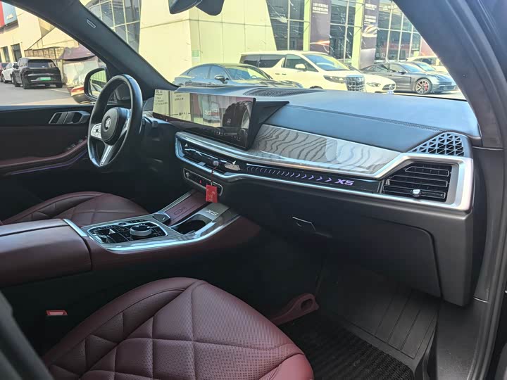 BMW X5 2023 xDrive 40Li M Sport Night Package - zdjęcie 16