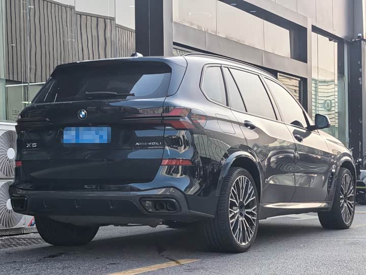 BMW X5 2023 xDrive 40Li M Sport Night Package - zdjęcie 20