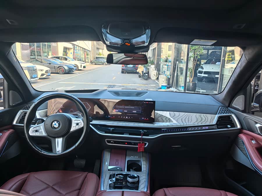 BMW X5 2023 xDrive 40Li M Sport Night Package - zdjęcie 4