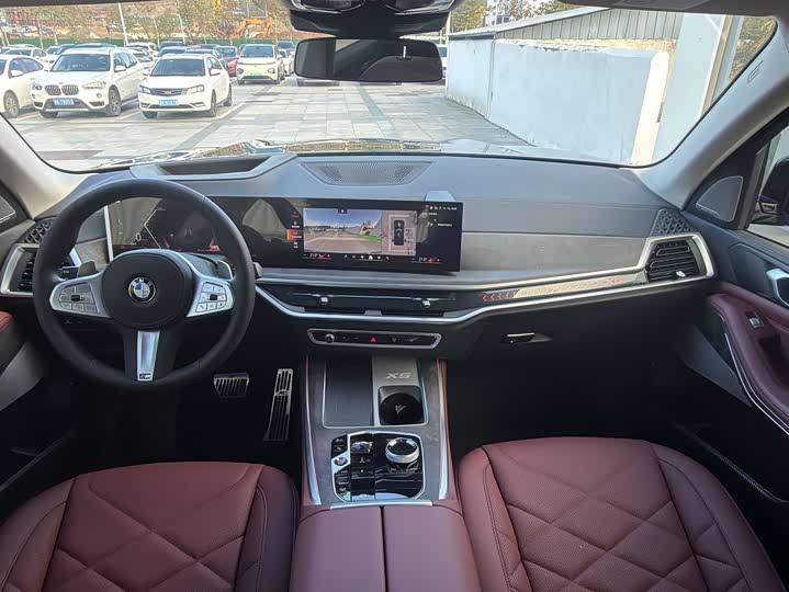 BMW X5 2025 xDrive 30Li Luxury M Sport Night Package - zdjęcie 20