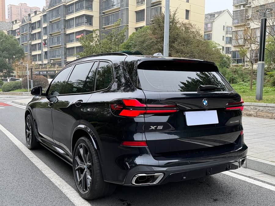 BMW X5 2026 xDrive 30Li Luxury M Sport Night Package - zdjęcie 4