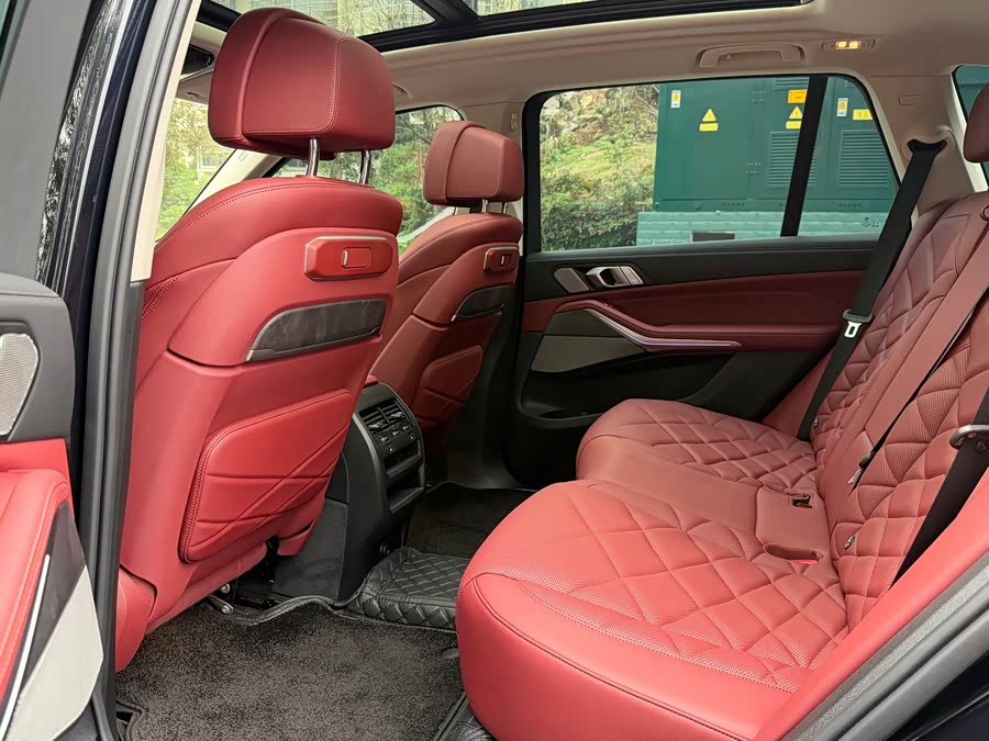 BMW X5 2026 xDrive 30Li Luxury M Sport Night Package - zdjęcie 8