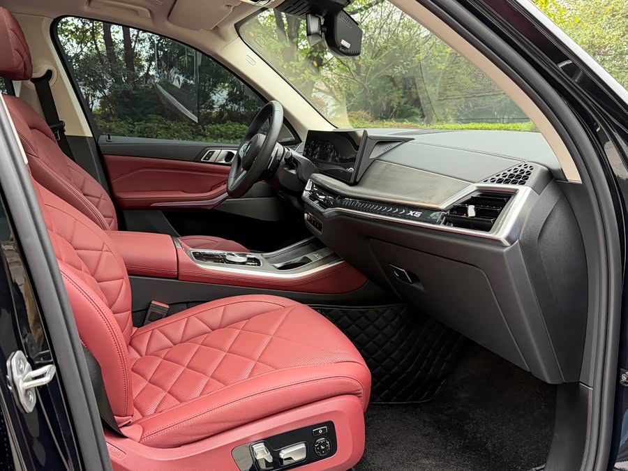BMW X5 2026 xDrive 30Li Luxury M Sport Night Package - zdjęcie 9