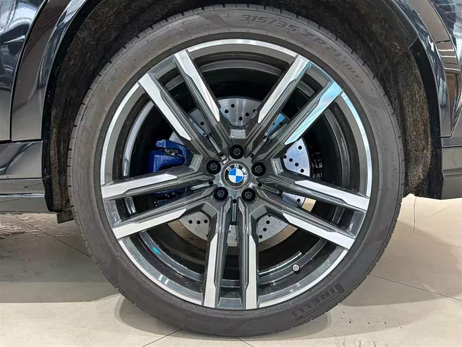BMW X6 M 2023 Thunder Edition - zdjęcie 11