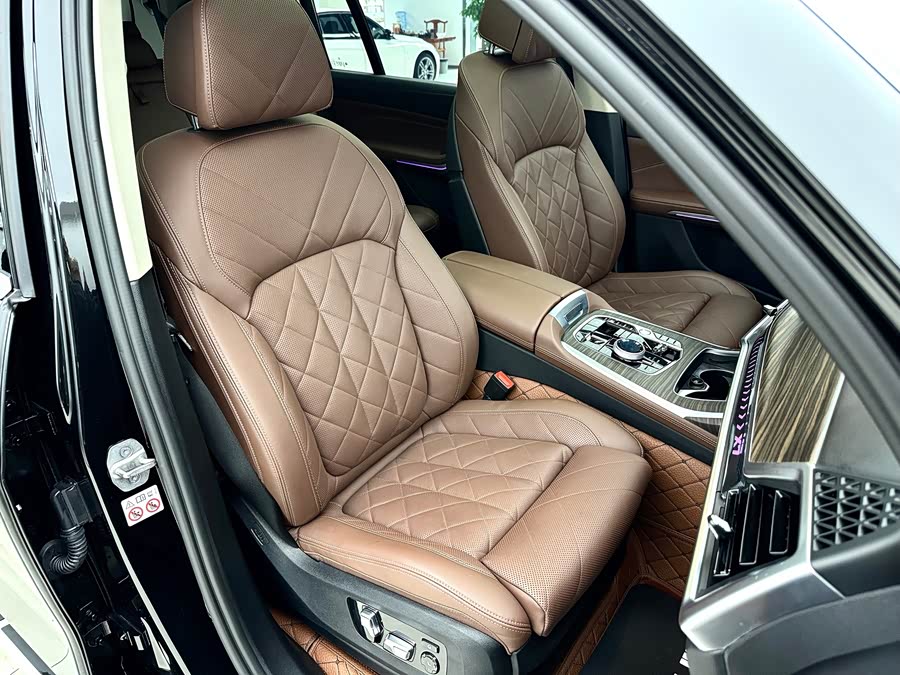 BMW X7 2023 xDrive40i Leading Luxury Package - zdjęcie 16