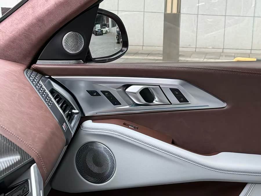 BMW XM 2024 50e - zdjęcie 8