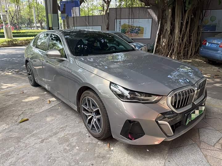 BMW i5 2024 eDrive 35L M Sport Package - zdjęcie 14