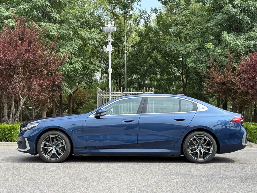 BMW i5 2024 eDrive 35L M Sport Package - zdjęcie 3