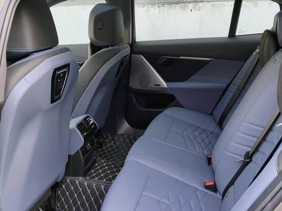 BMW i5 2024 eDrive 35L Premium Luxury Package - zdjęcie 12