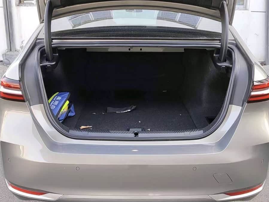 BMW i5 2024 eDrive 35L Premium Luxury Package - zdjęcie 13