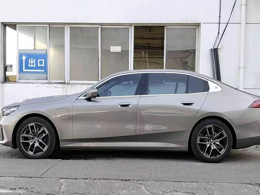 BMW i5 2024 eDrive 35L Premium Luxury Package - zdjęcie 4