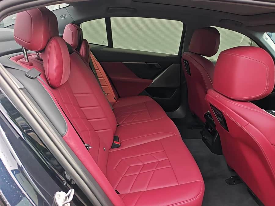 BMW i5 2025 eDrive 35L M Sport - zdjęcie 13