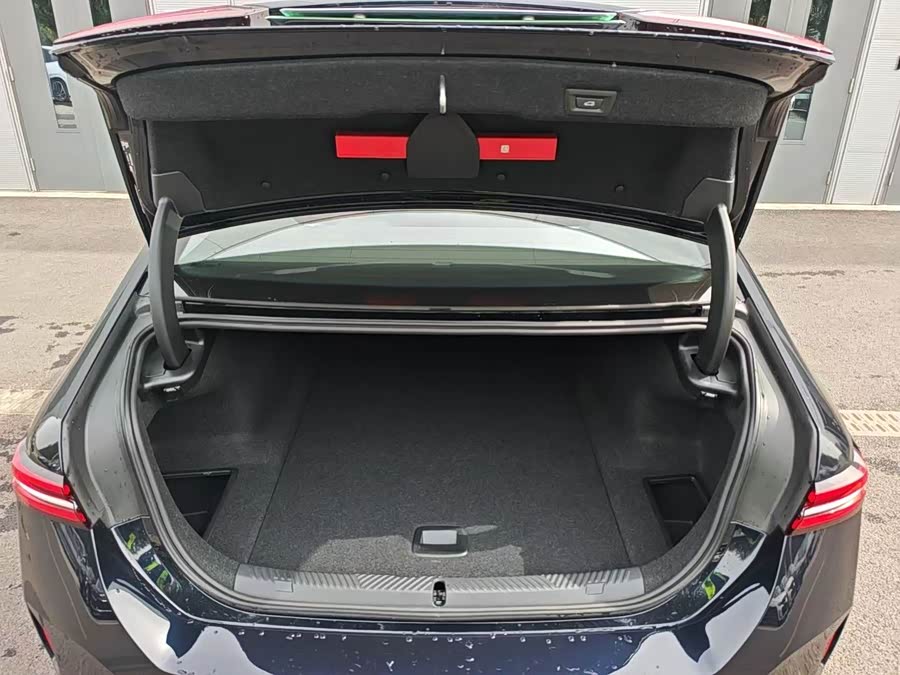 BMW i5 2025 eDrive 35L M Sport - zdjęcie 8