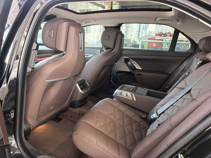 BMW i7 2023 eDrive50L Leading M Sport Package - zdjęcie 19