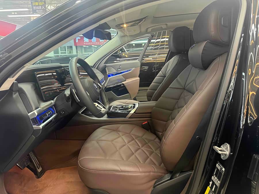 BMW i7 2023 eDrive50L Leading M Sport Package - zdjęcie 6