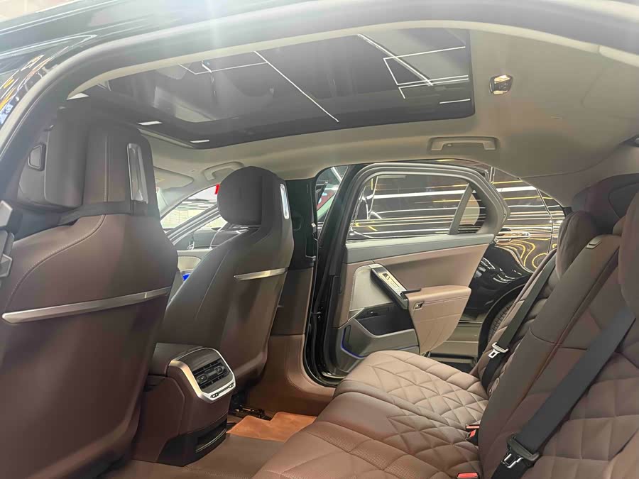 BMW i7 2023 eDrive50L Leading M Sport Package - zdjęcie 8