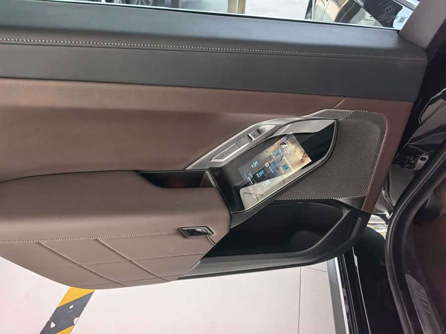 BMW i7 2023 eDrive50L Leading M Sport Package - zdjęcie 8
