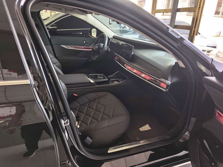 BMW i7 2023 eDrive50L Leading M Sport Package - zdjęcie 9