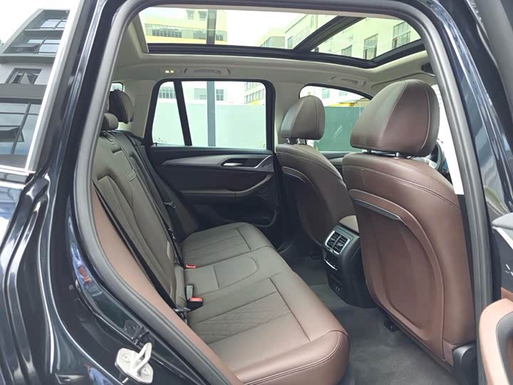 BMW iX3 2023 Leading Edition - zdjęcie 15