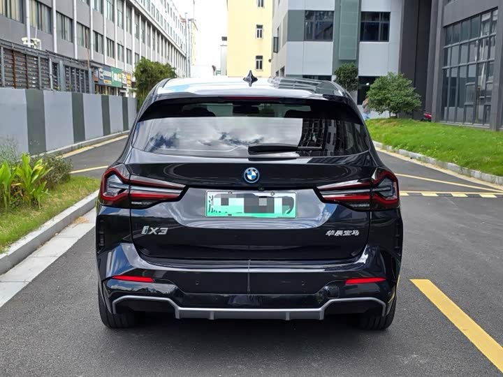 BMW iX3 2023 Leading Edition - zdjęcie 17