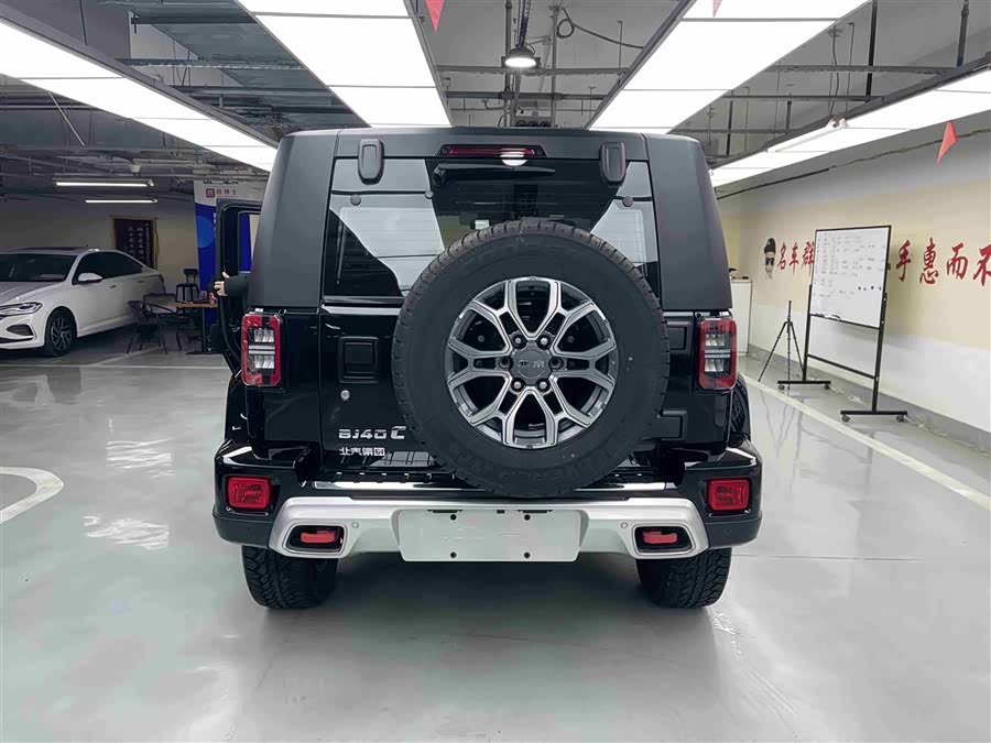 Beijing Off-road BJ40 2023 2.0T Automatic Four-Wheel Drive City Hunter Edition Hero Type - zdjęcie 11