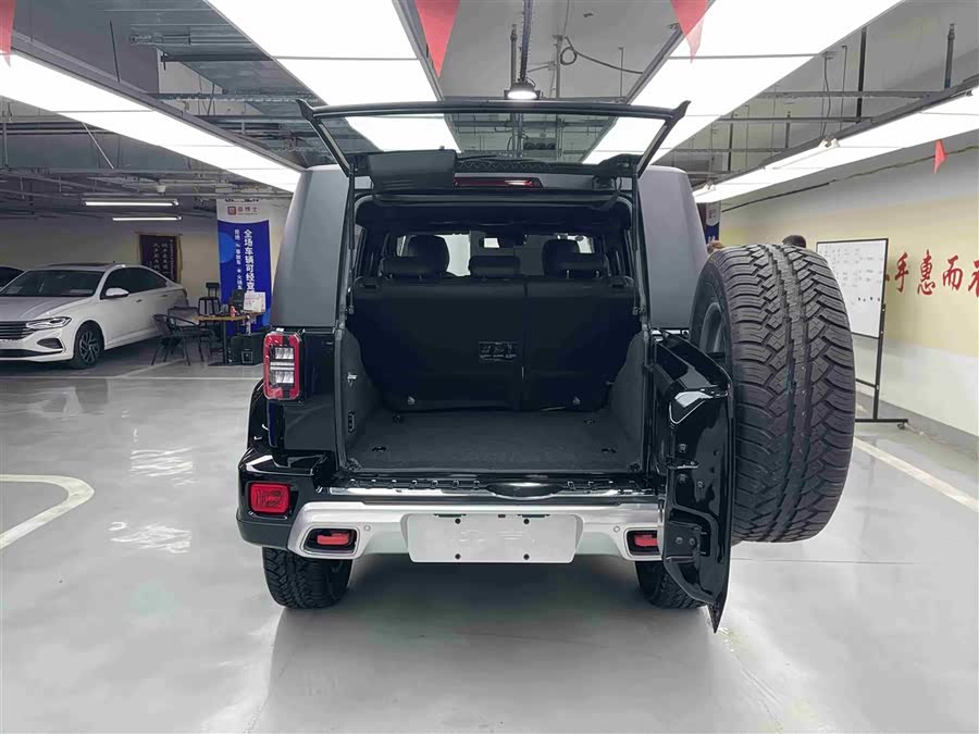 Beijing Off-road BJ40 2023 2.0T Automatic Four-Wheel Drive City Hunter Edition Hero Type - zdjęcie 12