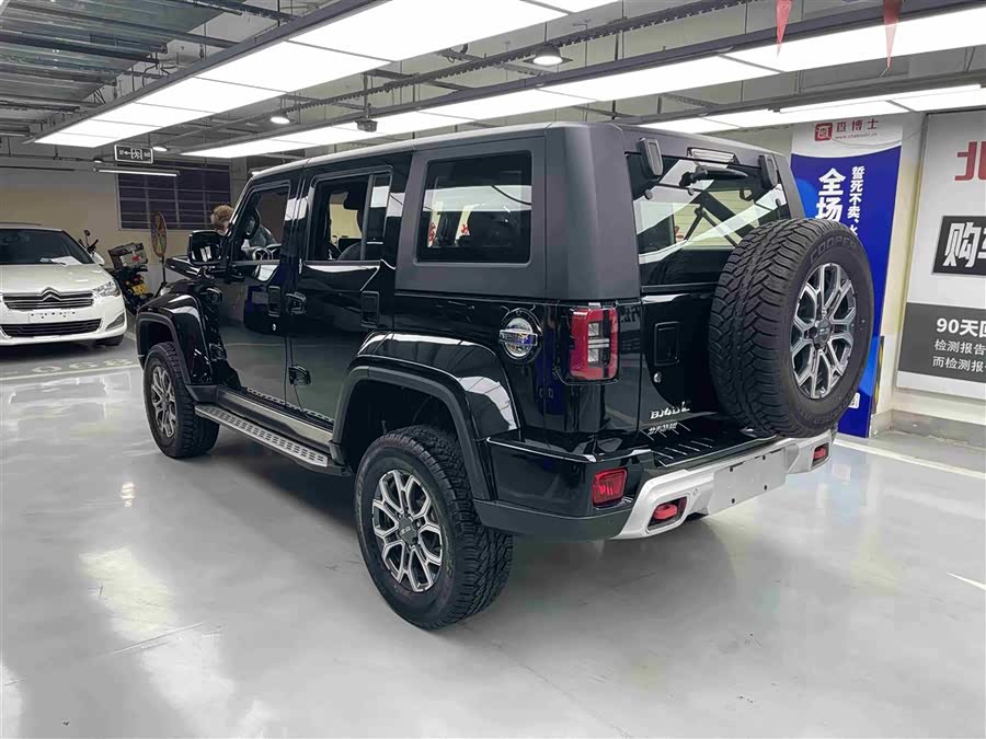 Beijing Off-road BJ40 2023 2.0T Automatic Four-Wheel Drive City Hunter Edition Hero Type - zdjęcie 10