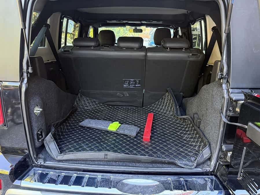 Beijing Off-road BJ40 2024 2.0T City Hunter Glory - zdjęcie 15